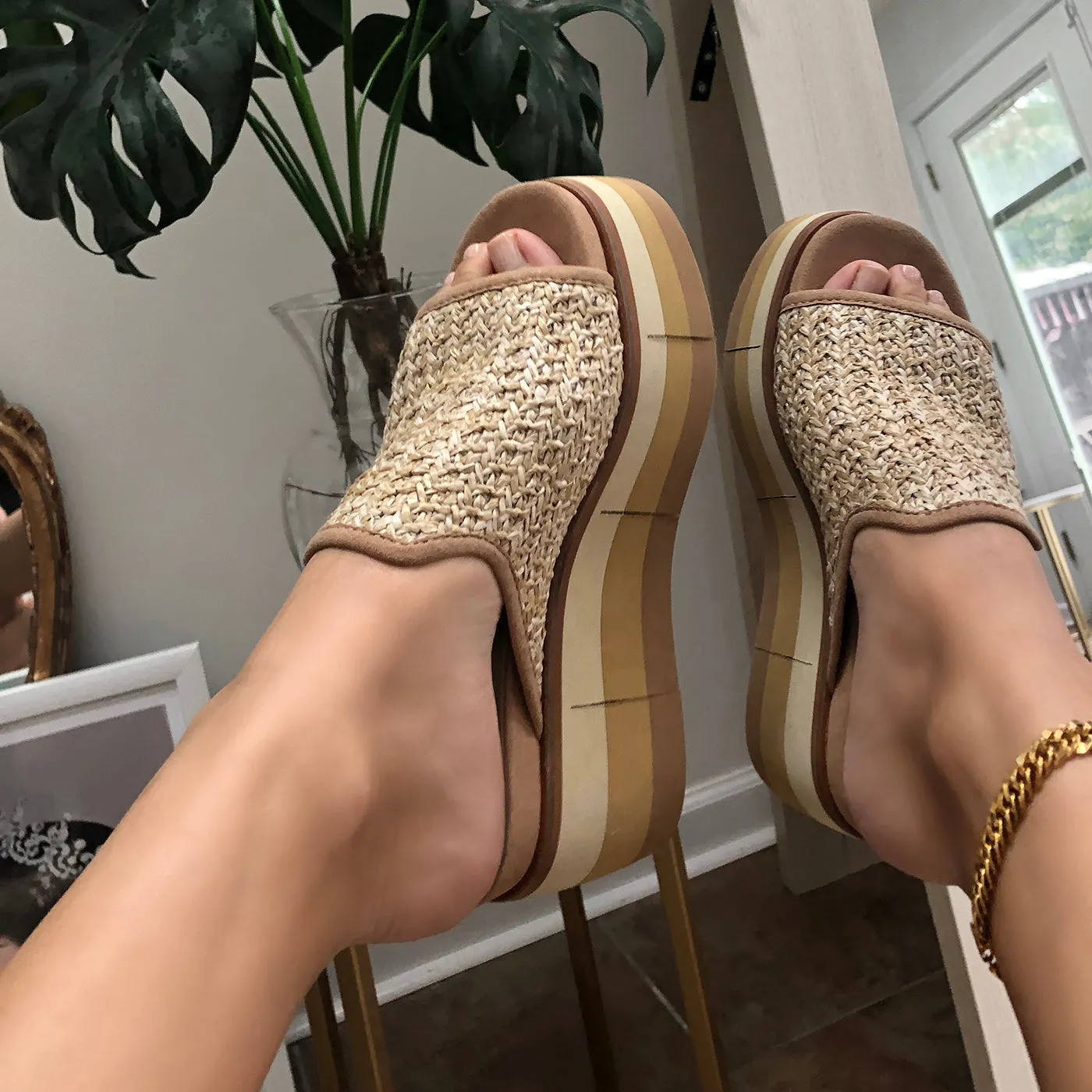 FLOCCI in BEIGE Platform Sandals