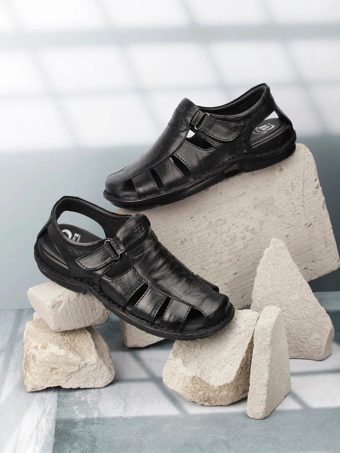 Men Black Sandal / Slipper (ID4209)