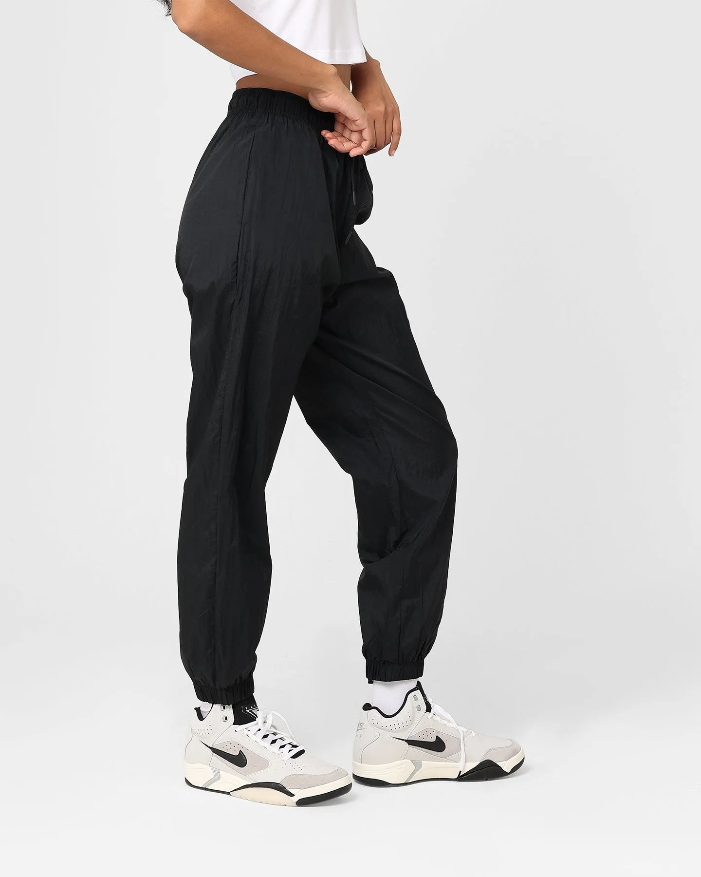 Nike Women's Sportswear Essential Mid-Rise Pants Black/White