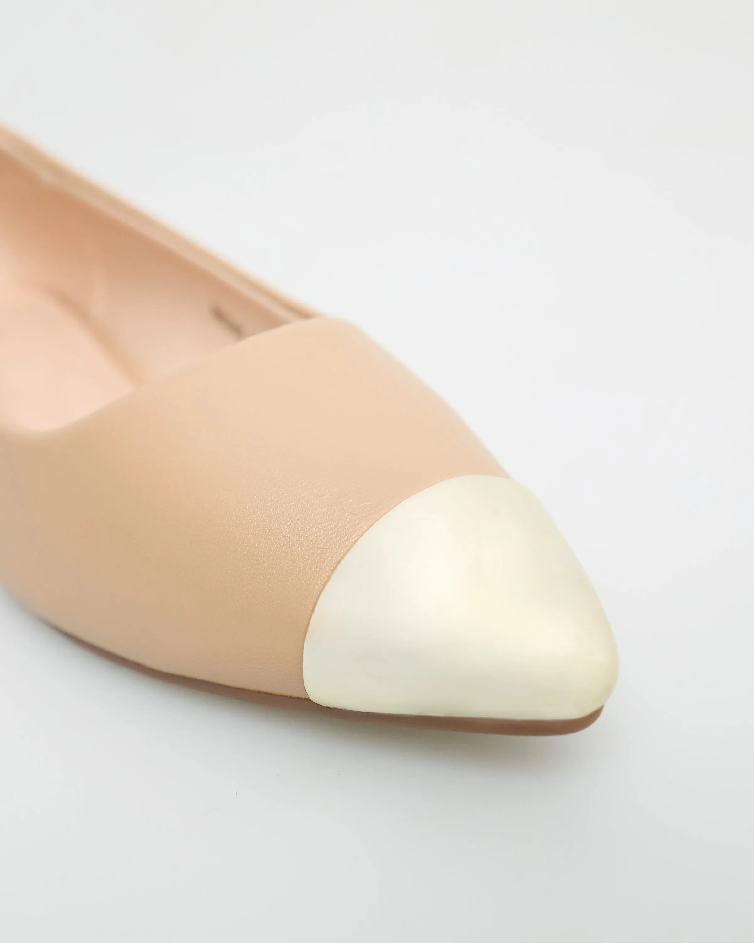 Tomaz NN348 Ladies Silver Cap Toe Flats (Beige)