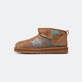 UGG × The Elder Statesman Classic Ultra Mini - Brown