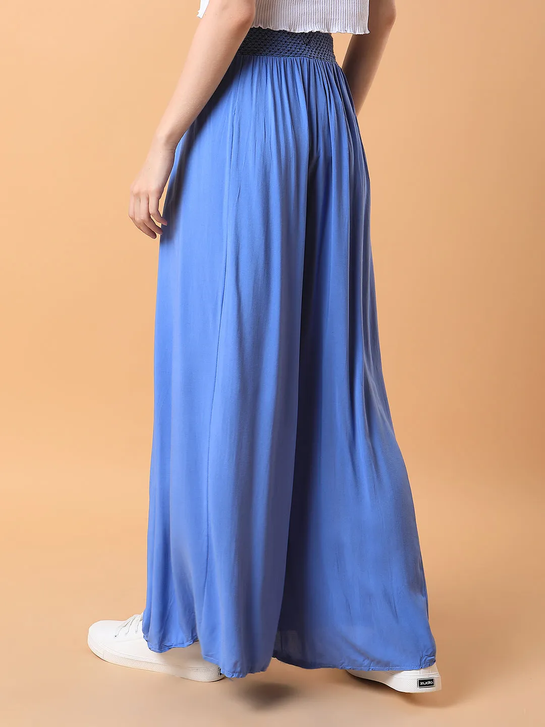 Women Solid Blue Pleated Loose Fit Trouser